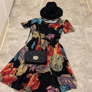 Lularoe Amelia, abstract colorful flowers sz M